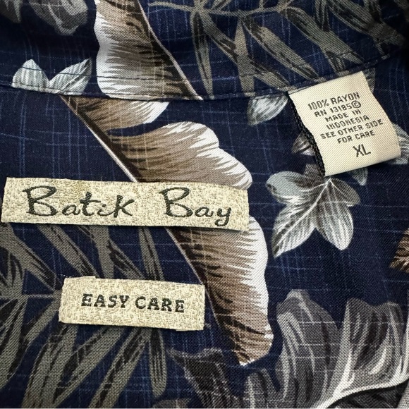 Batik Bay Mens Size XL Hawaiian Short Sleeve Button Down Shirt 100% Rayon Nice - Picture 4 of 11